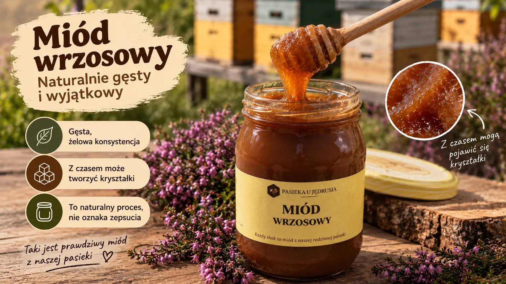 Gęsty miód wrzosowy w słoiku z łyżeczką i kwiatami wrzosu